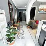 La Maison Bleue 3*
