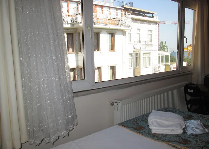 La Maison Bleue Отель