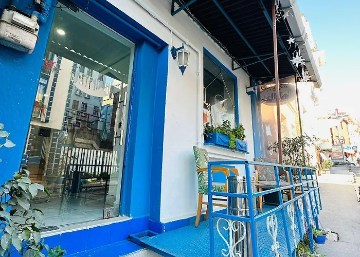 La Maison Bleue Отель