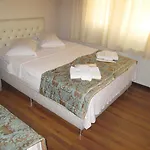 La Maison Bleue Отель 3*