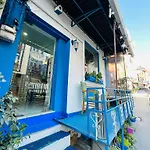 La Maison Bleue Отель