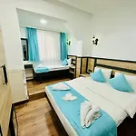La Maison Bleue Отель