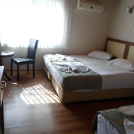 Hotel La Maison Bleue 3*