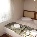 La Maison Bleue 3*