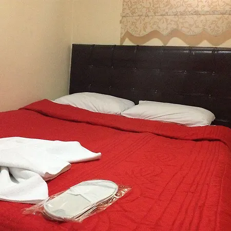 Ξενοδοχείο La Maison Bleue 3*