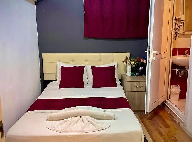 Hotel La Maison Bleue 3*