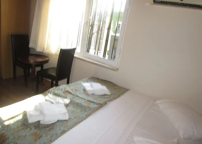 Hotel La Maison Bleue