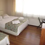 La Maison Bleue فندق 3*