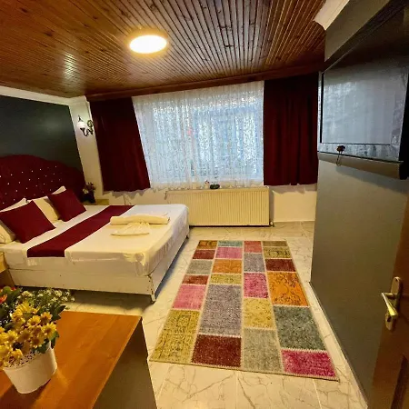 La Maison Bleue 3*