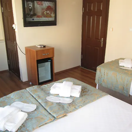 Hotell La Maison Bleue 3*