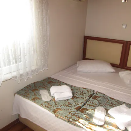 La Maison Bleue 3*
