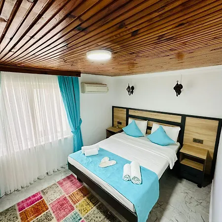 Hotell La Maison Bleue 3*