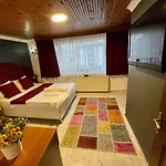 La Maison Bleue 3*