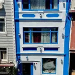 Hotel La Maison Bleue