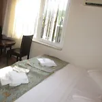 Hotel La Maison Bleue